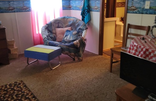 Folkston House | Hickey Manor, isolated and comfortable. Great for large family.