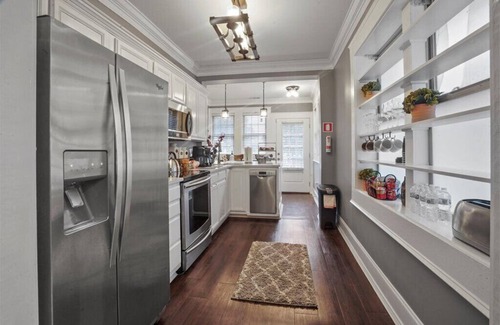 Florence House | Hickory Haven 3Br Elegant Downtown Hidden Gem