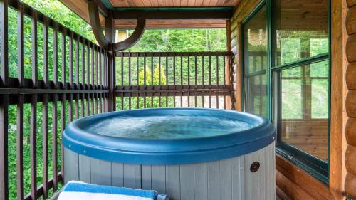 Gatlinburg House | Hickory Ridge by AvantStay Incredible Private Elevated Cabin Sleeps 20