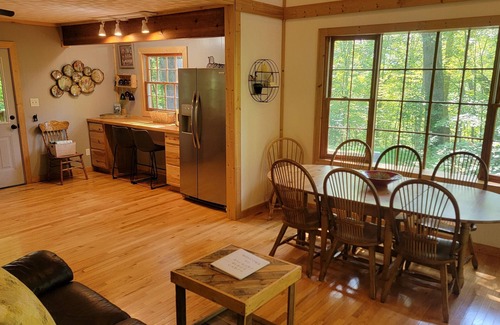 Almond Cabin | Hickory Ridge - HotTub, Hickory Ridge - HotTub - GSMNP, NOC, Train and Fontana Lake