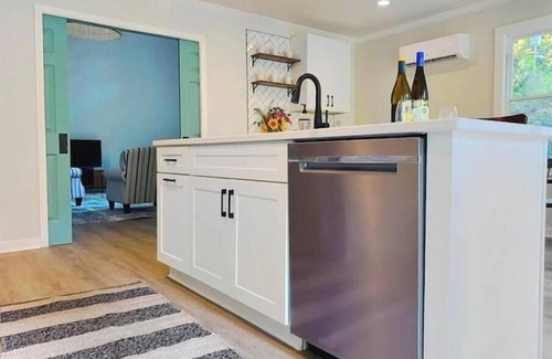 Buckhead House | Hidden Chastain Getaway With Heated Poolnn