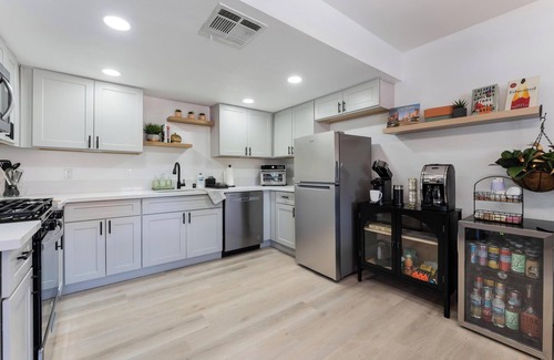 Spring Valley Condo | Hidden Gem! 2 Bed 2 Bath - Close to the Strip & Allegiant Stadium