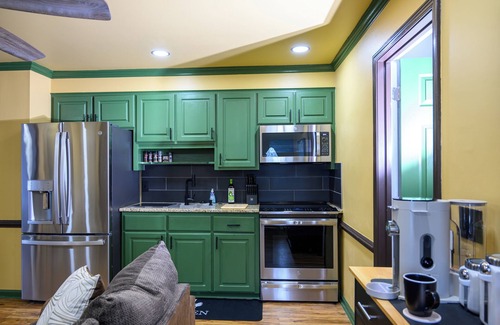 West Columbia Apartment | Hidden Gem 2BR, USC Visits & Ft. Jackson Grads 🪖Veteran-Owned 🪖