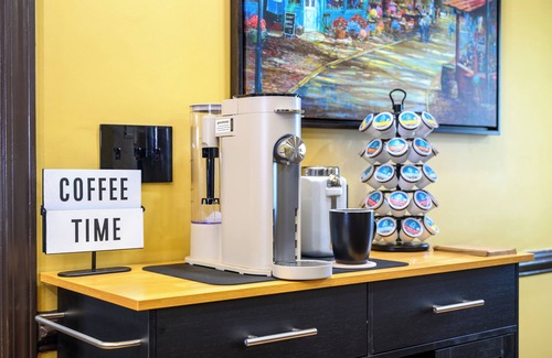 West Columbia Apartment | Hidden Gem 2BR, USC Visits & Ft. Jackson Grads 🪖Veteran-Owned 🪖