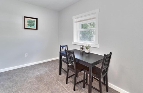 Oakford Park Apartment | Hidden Gem Effiency Studio Perfect Location