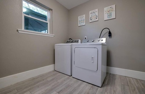 Deltona Lakes House | Hidden gem home w an exhilarating backyard view