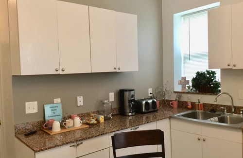 St. Louis House | Hidden Gem in Hyde Park