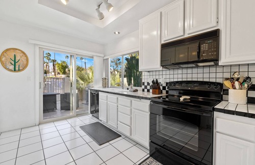 Palm Desert Condo | Hidden Gem in Palm Desert, Steps to Living Desert!