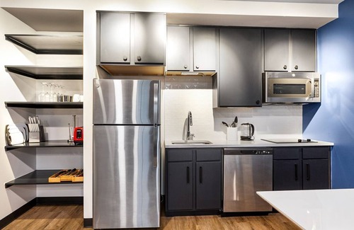 Central Business District Hotel | Hidden Gem Urban 2BR Condo with Balcony