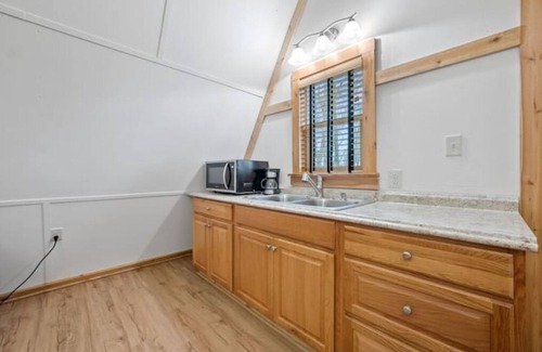 Lancaster Cabin | Hidden Hideaway