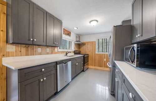 Lancaster Cabin | Hidden Hideaway