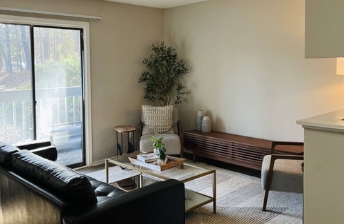 Durham Apartment | Hidden In Plain Sight, just minutes away from Duke University/Hospital!