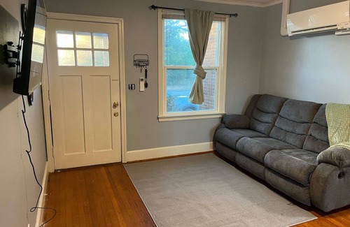 Columbia House | Hidden Oasis of West Columbia