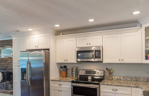 Athens House | Hidden Retreat on the River