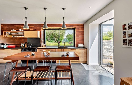 Barnstaple House | Hidden Valley Farmhouse