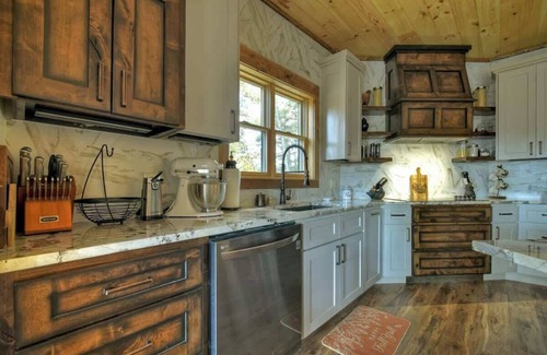 Unaka Cabin | Hidden Valley Hideaway | Free Night Offer!