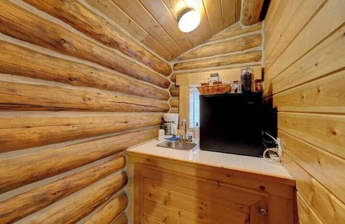 Saddlestring Cabin | Hideout Cabin, Rustic Hideout Cabin