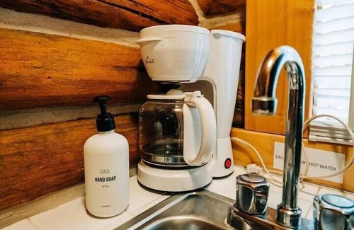 Saddlestring Cabin | Hideout Cabin, Rustic Hideout Cabin