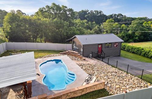 Kodak House | Hideout Haven Hot Tub Private Pool