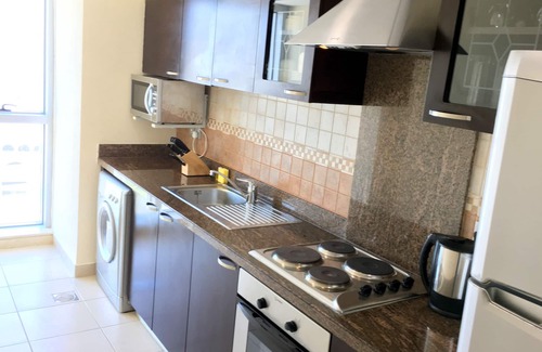 Al Barsha 1 Bed & Breakfast | High-End 1BR Apt. Near Mall of The Emirates