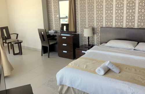 Al Barsha 1 Bed & Breakfast | High-End 1BR Apt. Near Mall of The Emirates