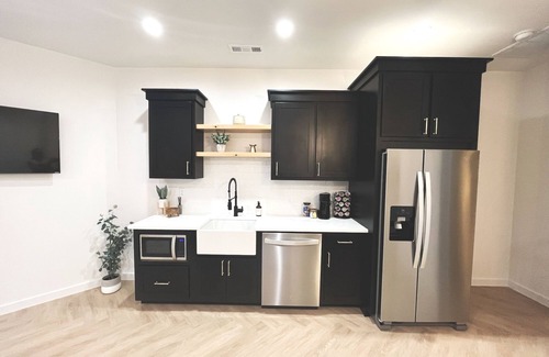 Mountain Home House | High-end luxurious studio within walking distance to downtown!