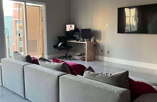 Enterprise Condo | High End Luxury WFH Loft