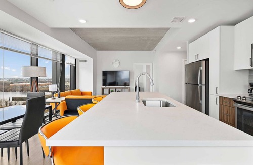 Assembly Square Apartment | High-end Modern 3BR 3BA Condo Assembly Square