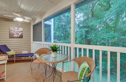 Pawleys Island Apartment | High-End Pawleys Island Condo with Porch and Pools!