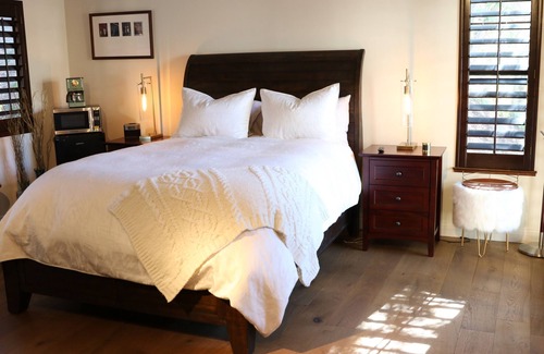 Novato Apartment | High-End Private Suite with Deck & Mountain Views in Prime Marin County Location