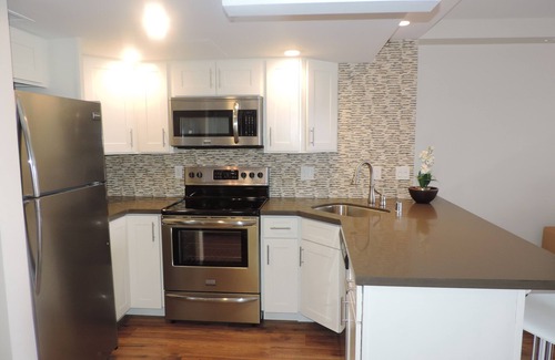 Waikiki Condo | High-end Renovations! Gorgeous, Oceanview, Oceanfront Luxury Suite!