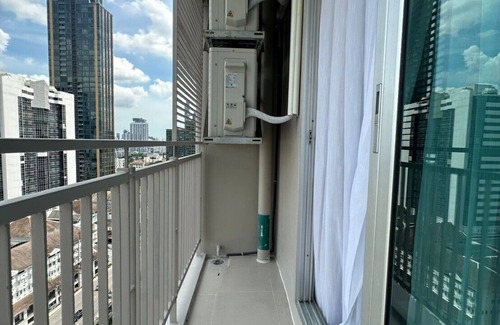 Makkasan Apartment | High Floor 1-bedroom apartment with AC, WiFi, fitness room in Thonglor, Bangkok