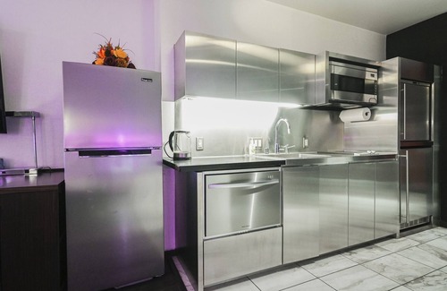 Las Vegas Apartment | High Floor Studio Strip View w/Open Balcony at Palms Place