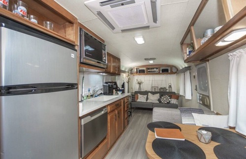 Flintstone House | High Point Hide-A-Way w/Internet and a Hot Tub!