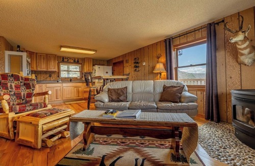 Cody Cabin | High Point Hideout- awe-inspiring mountain top views near Yellowstone National Parks East entrance!