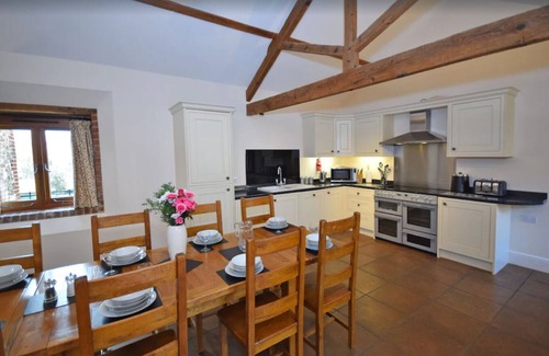 Colyton Cottage | High Quality, Stunning Rural Views, AONB, Jurassic Coast, dog friendly,