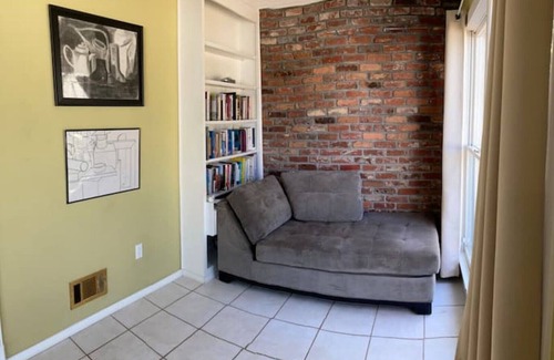 Tucker House | High Speed Fiber Internet /Private large backyard