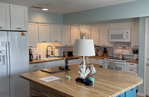 St. Augustine Beach House | HIGH TIDE - 2 Beds/1.5 Baths - Pet Friendly