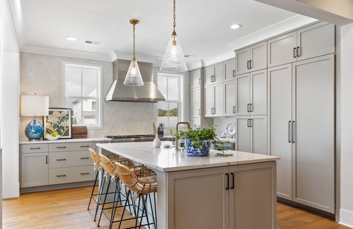 Johns Island House | “High Tide” 2590 Helmsman Road, Johns Island is a 3 bedroom, 3.5 bath villa