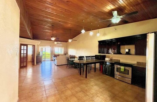 West End Apartment | High Views @ West End, Roatan