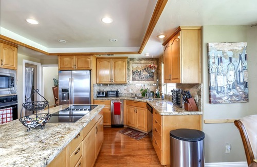 Perris House | Highest reviewed property in the area - best view of your life!