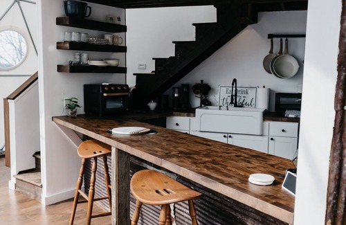 Smithville Cabin | Highland Views at Five Meadows Farms