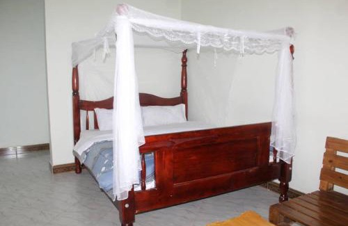 Central Region Hotel | Highway 24 Lounge Masaka