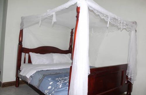 Central Region Hotel | Highway 24 Lounge Masaka