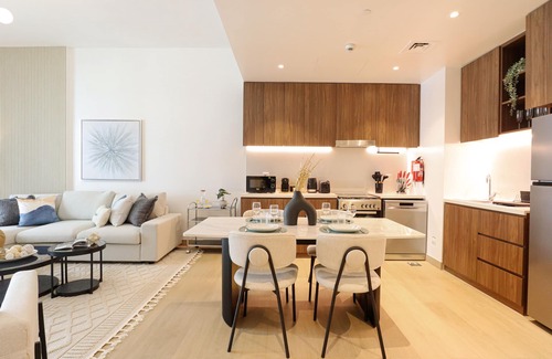 Dubai Apartment | HiGuests - La Cote B2