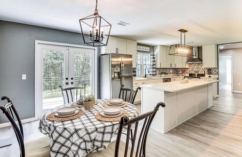 Silver Springs House | Hike, Fish & Explore: Retreat in Silver Springs!