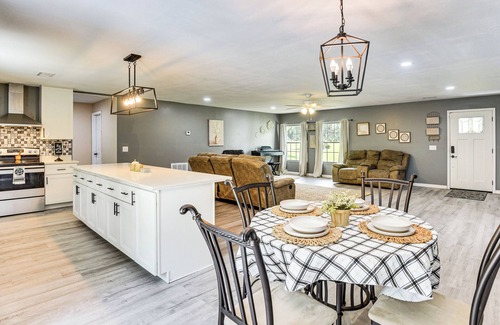 Silver Springs House | Hike, Fish & Explore: Retreat in Silver Springs!