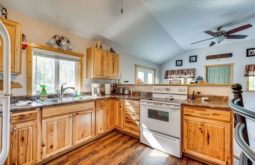 Drake Cabin | Hike, Fish & Relax: Cabin 4 Mi to Lake Estes!