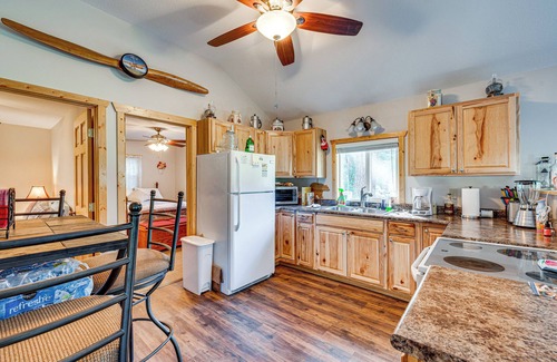 Drake Cabin | Hike, Fish & Relax: Cabin 4 Mi to Lake Estes!