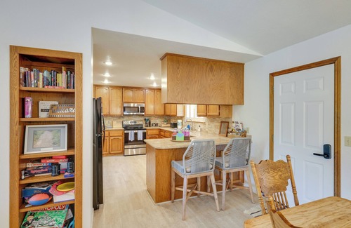 Groveland House | ‘Hiker’s Escape’ Home Near Beach, Golf & Yosemite